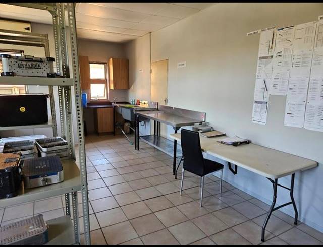 OFFICE FOR SALE IN SILVER LAKES